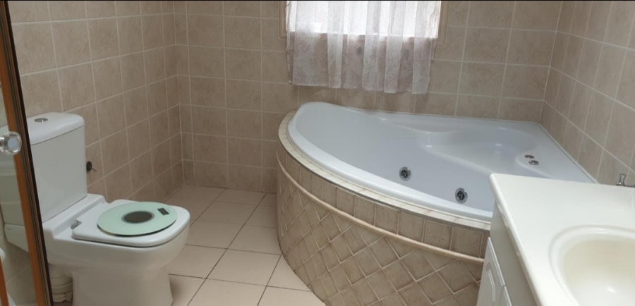 4 Bedroom Property for Sale in Glenvista Gauteng