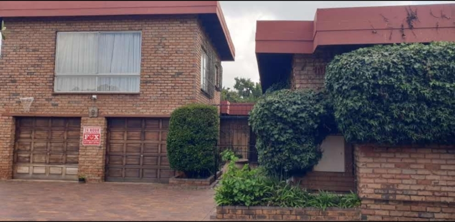 4 Bedroom Property for Sale in Glenvista Gauteng