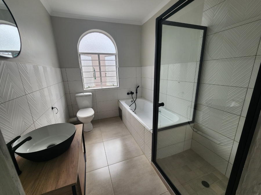 2 Bedroom Property for Sale in Sinoville Gauteng