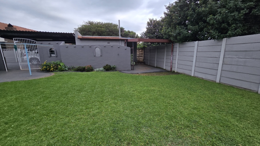 To Let 2 Bedroom Property for Rent in Eden Glen Gauteng
