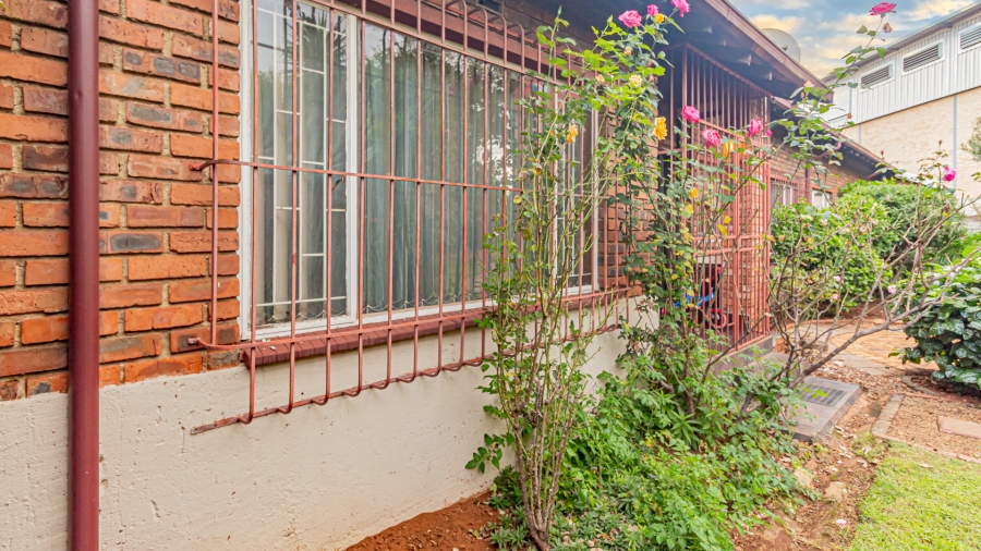 2 Bedroom Property for Sale in Lambton Gauteng