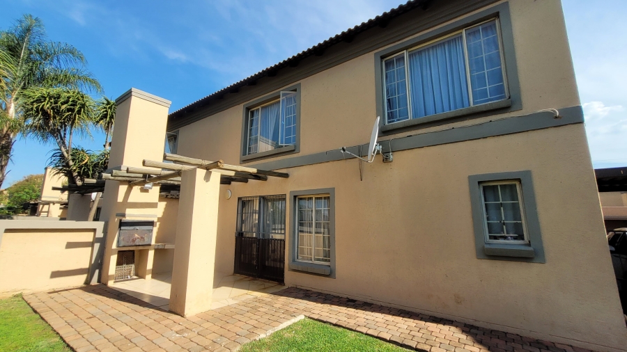 3 Bedroom Property for Sale in Annlin Gauteng