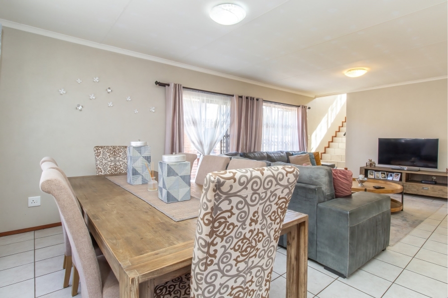 4 Bedroom Property for Sale in Noordwyk Gauteng