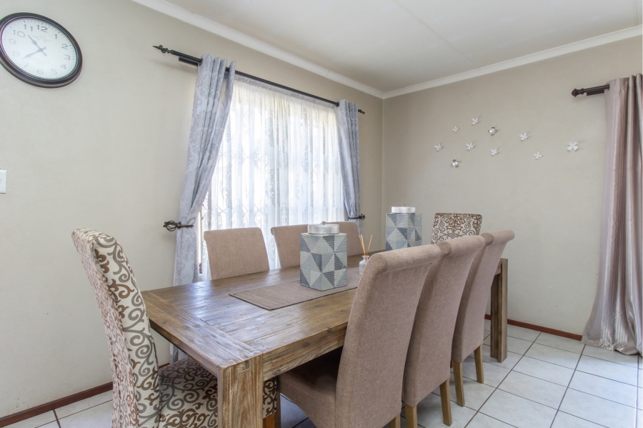 4 Bedroom Property for Sale in Noordwyk Gauteng