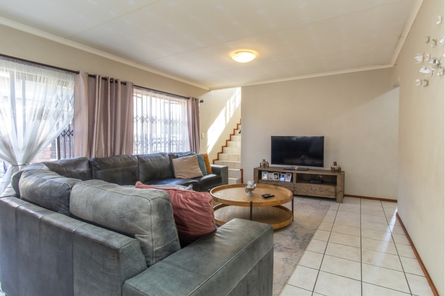 4 Bedroom Property for Sale in Noordwyk Gauteng