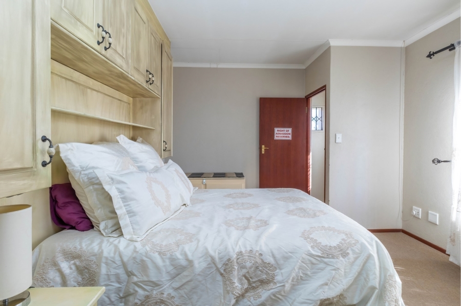 4 Bedroom Property for Sale in Noordwyk Gauteng