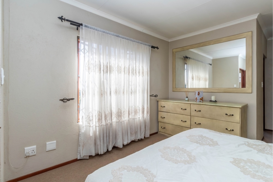 4 Bedroom Property for Sale in Noordwyk Gauteng