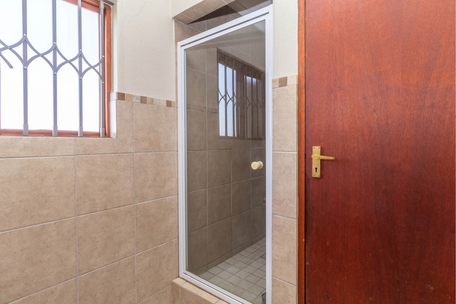 4 Bedroom Property for Sale in Noordwyk Gauteng