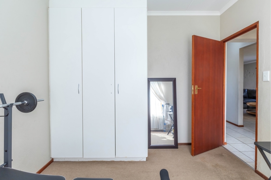 4 Bedroom Property for Sale in Noordwyk Gauteng