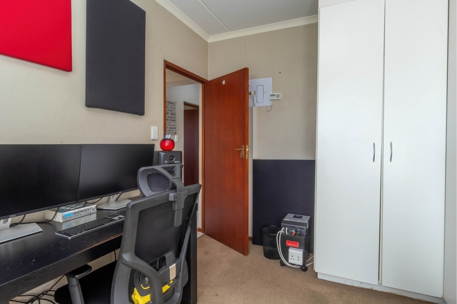 4 Bedroom Property for Sale in Noordwyk Gauteng