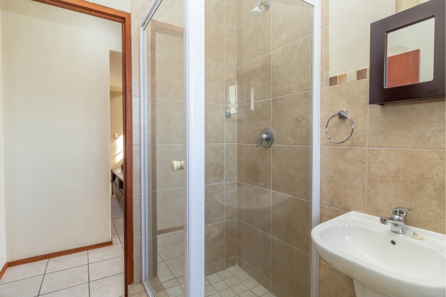 4 Bedroom Property for Sale in Noordwyk Gauteng