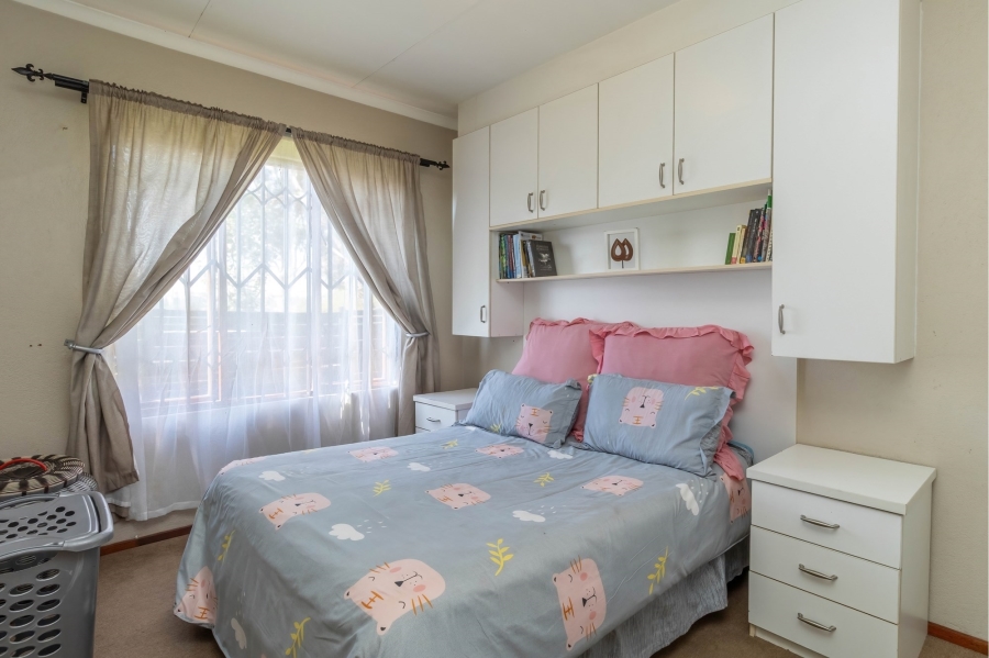 4 Bedroom Property for Sale in Noordwyk Gauteng