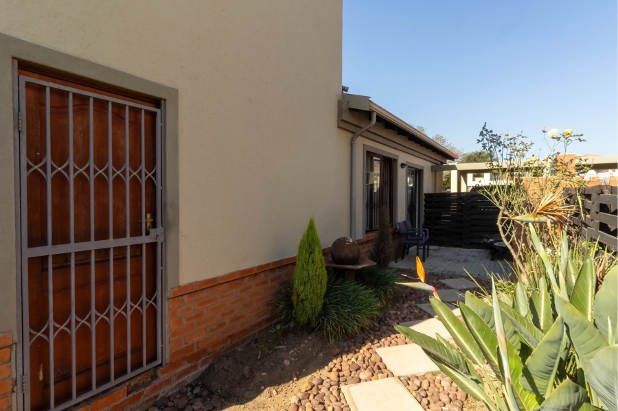 4 Bedroom Property for Sale in Noordwyk Gauteng