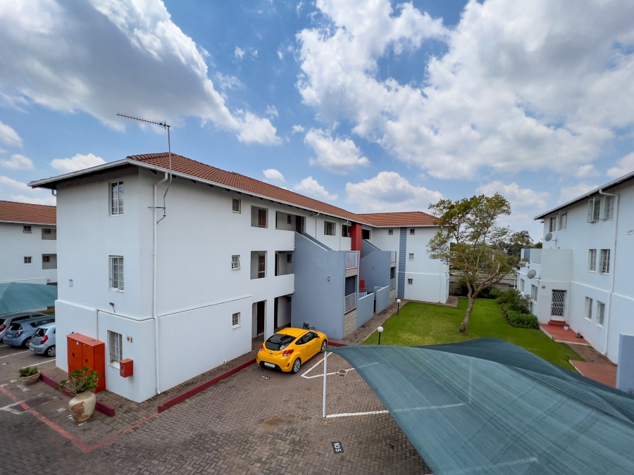 To Let 2 Bedroom Property for Rent in Groenkloof Gauteng
