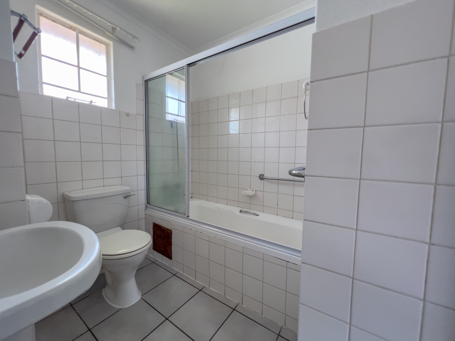 To Let 2 Bedroom Property for Rent in Groenkloof Gauteng