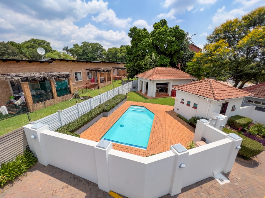 To Let 2 Bedroom Property for Rent in Groenkloof Gauteng