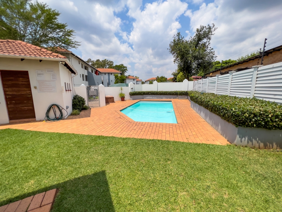 To Let 2 Bedroom Property for Rent in Groenkloof Gauteng