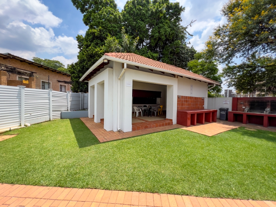 To Let 2 Bedroom Property for Rent in Groenkloof Gauteng