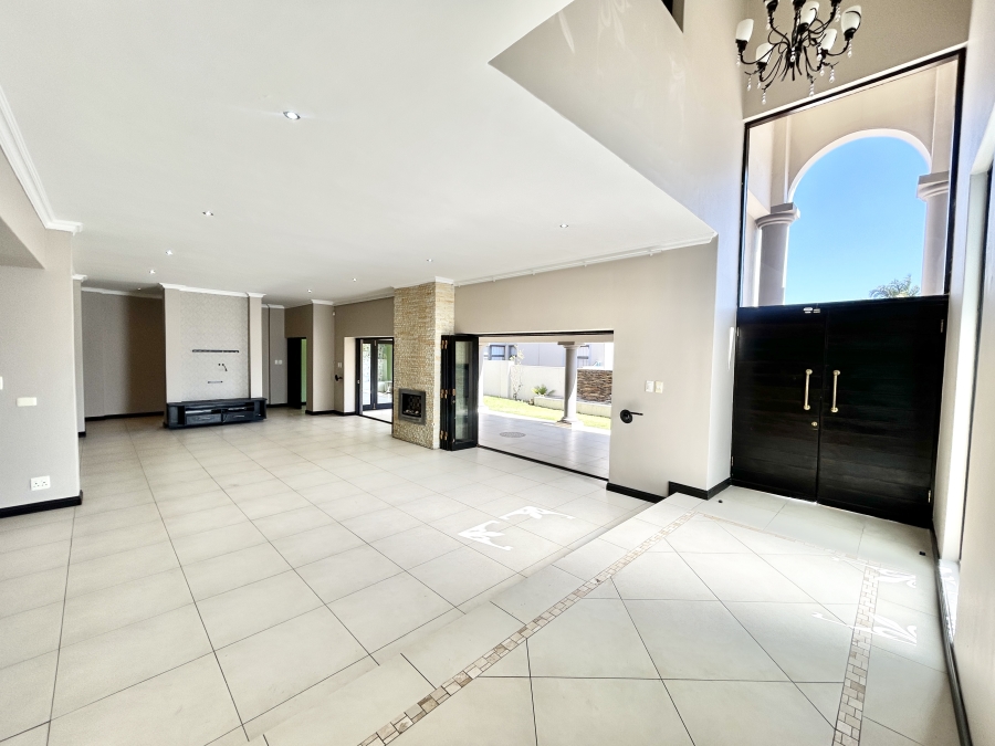 5 Bedroom Property for Sale in Blue Valley Golf Estate Gauteng