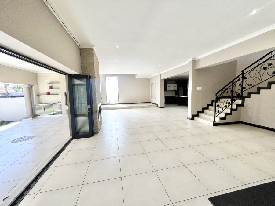 5 Bedroom Property for Sale in Blue Valley Golf Estate Gauteng