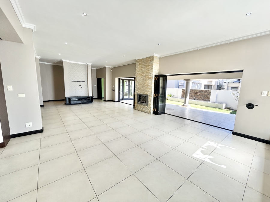 5 Bedroom Property for Sale in Blue Valley Golf Estate Gauteng