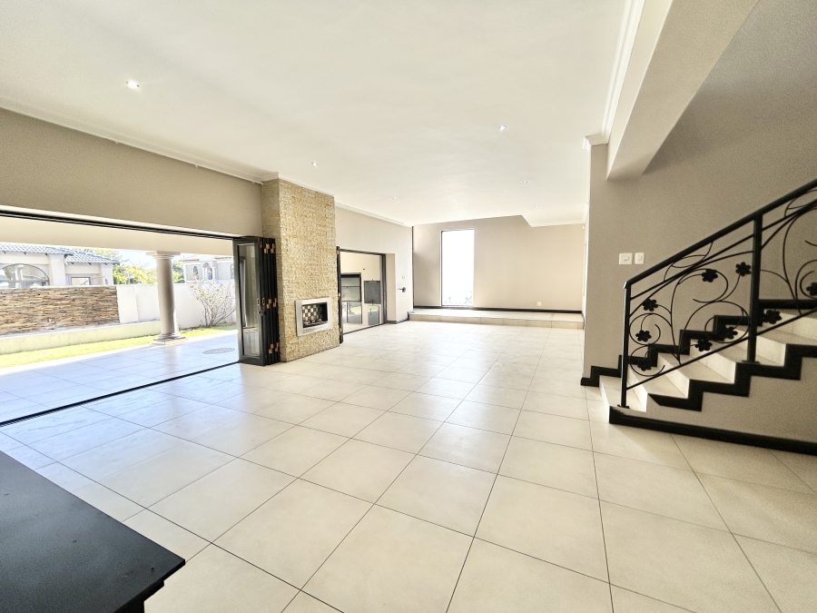 5 Bedroom Property for Sale in Blue Valley Golf Estate Gauteng