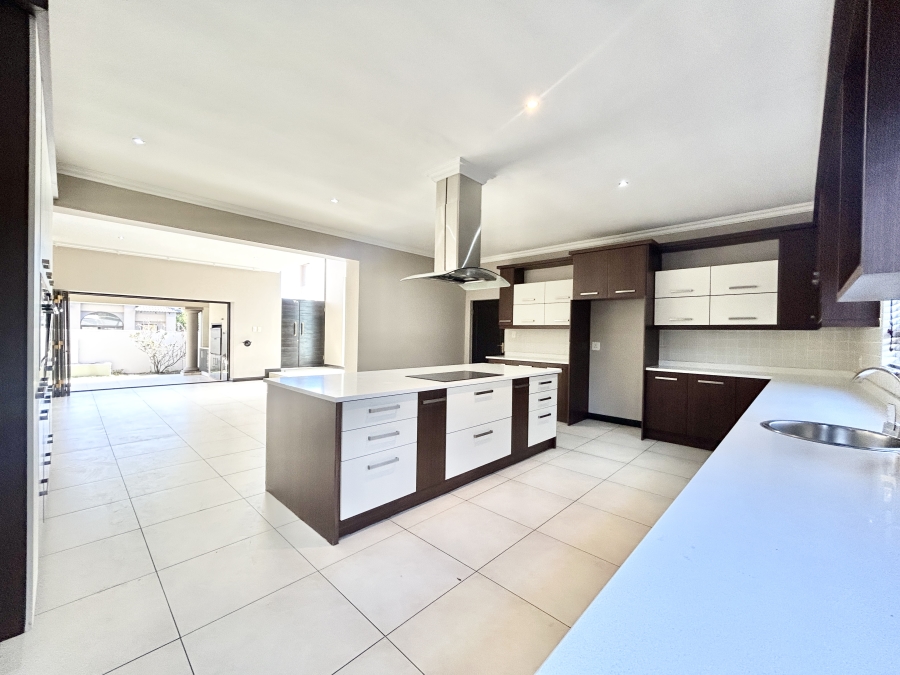 5 Bedroom Property for Sale in Blue Valley Golf Estate Gauteng