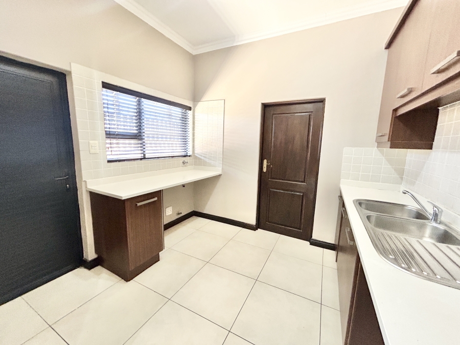 5 Bedroom Property for Sale in Blue Valley Golf Estate Gauteng