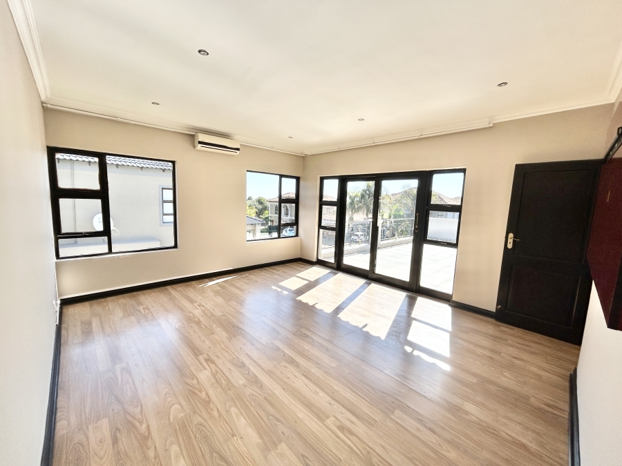 5 Bedroom Property for Sale in Blue Valley Golf Estate Gauteng
