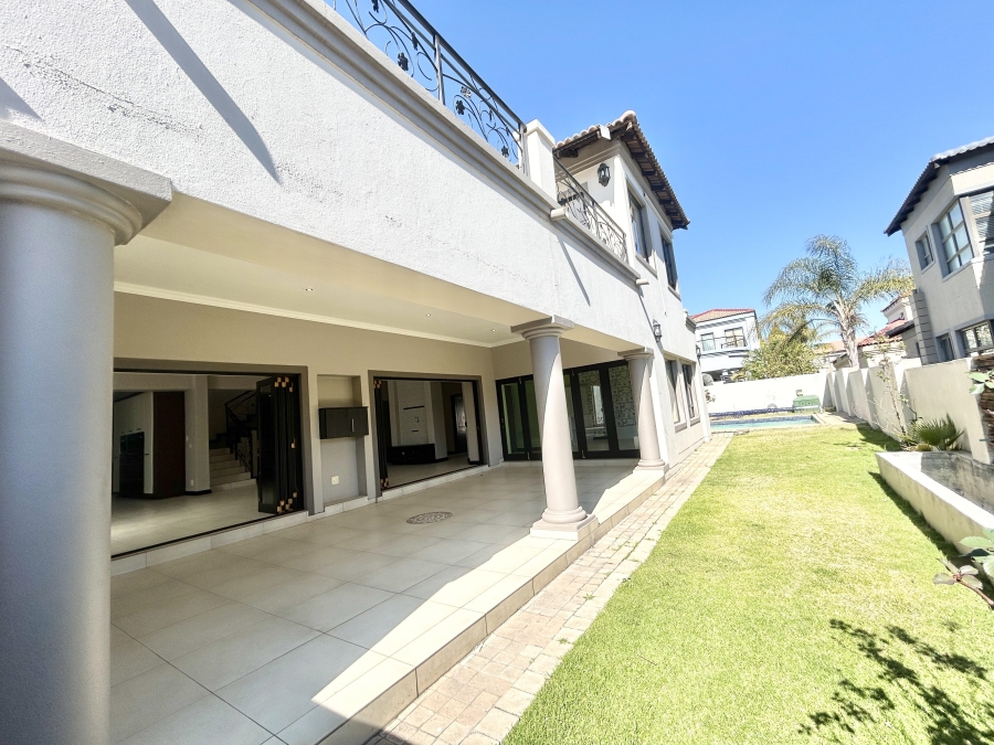 5 Bedroom Property for Sale in Blue Valley Golf Estate Gauteng
