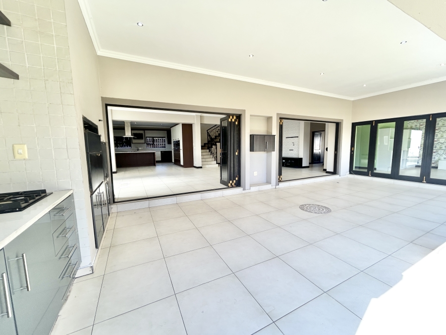 5 Bedroom Property for Sale in Blue Valley Golf Estate Gauteng