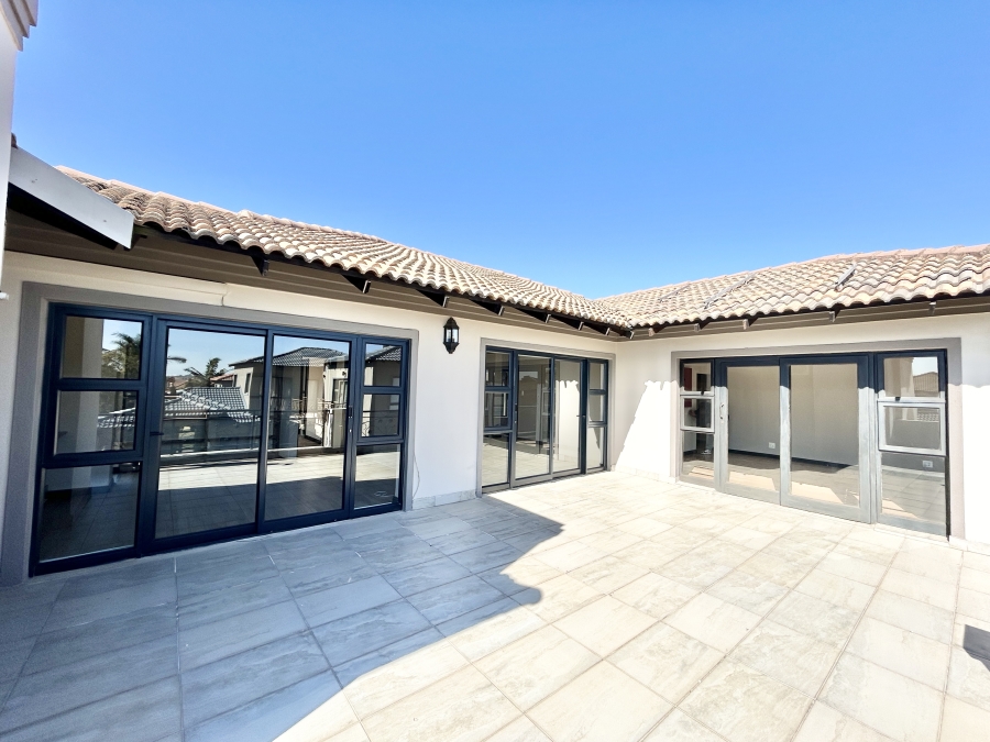 5 Bedroom Property for Sale in Blue Valley Golf Estate Gauteng