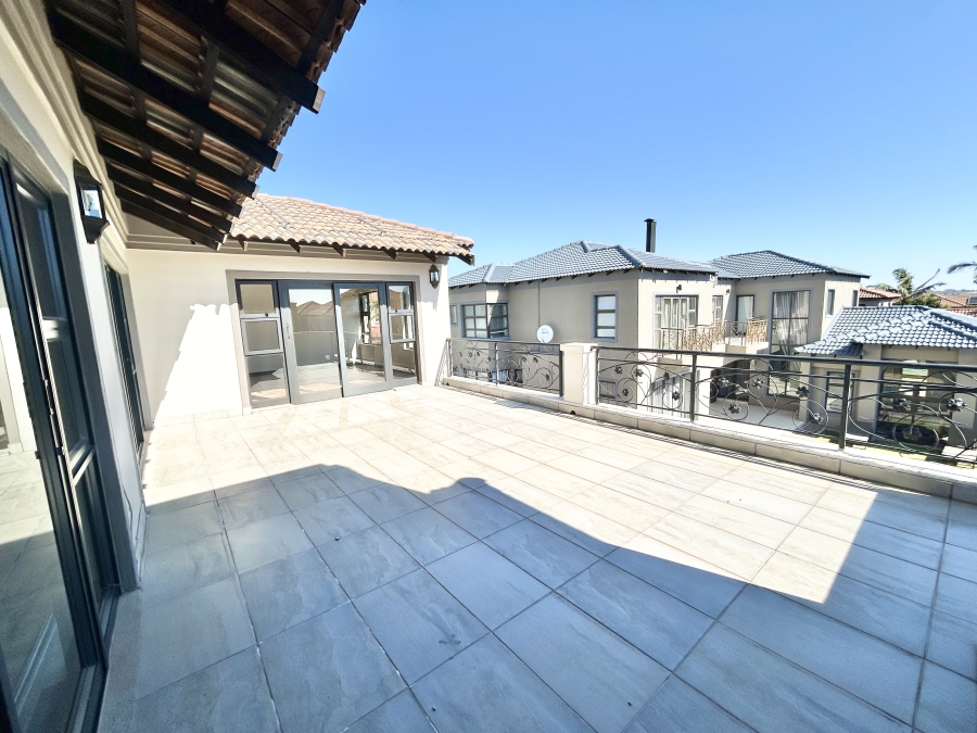 5 Bedroom Property for Sale in Blue Valley Golf Estate Gauteng