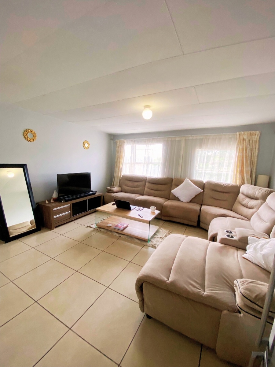 2 Bedroom Property for Sale in Vorna Valley Gauteng