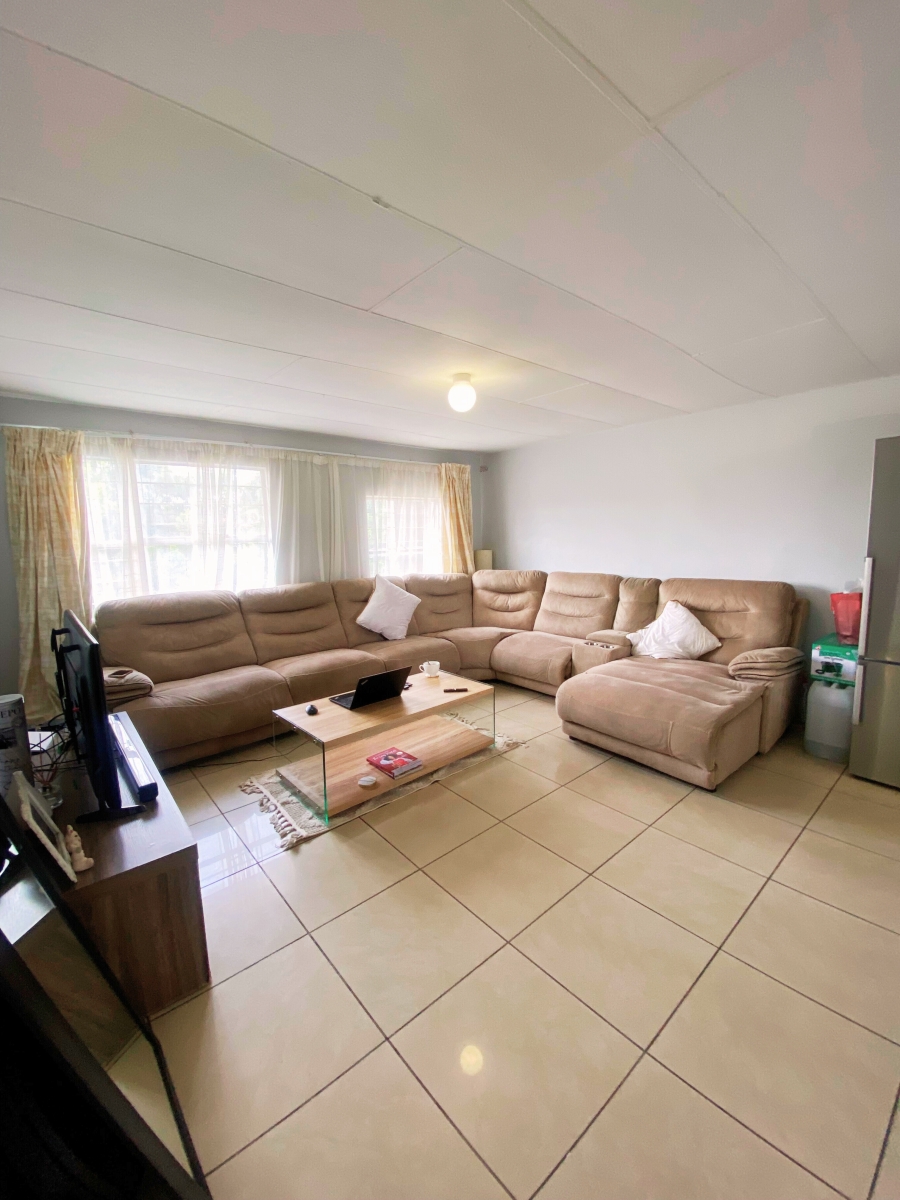 2 Bedroom Property for Sale in Vorna Valley Gauteng