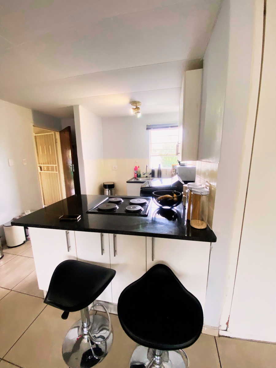 2 Bedroom Property for Sale in Vorna Valley Gauteng