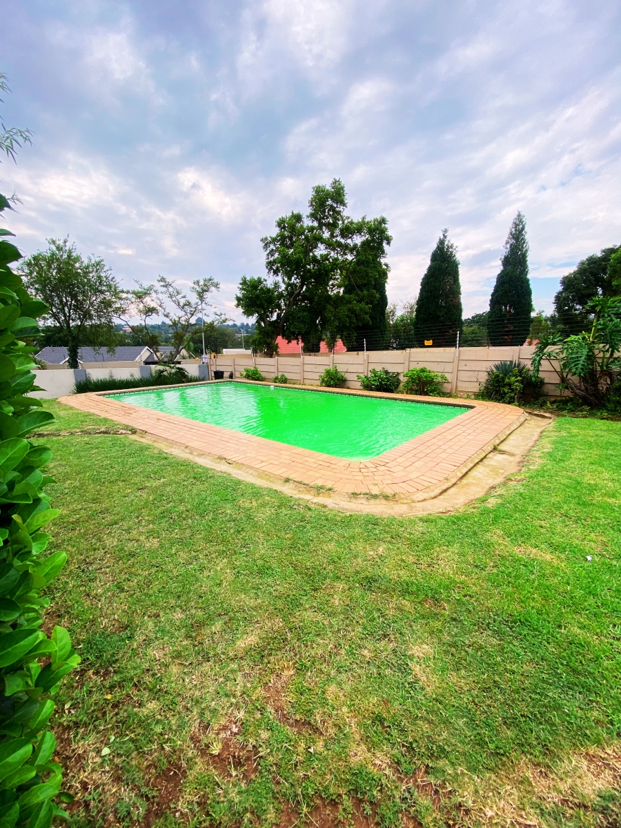 2 Bedroom Property for Sale in Vorna Valley Gauteng