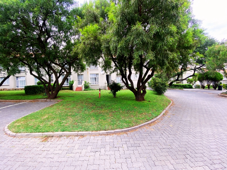 2 Bedroom Property for Sale in Vorna Valley Gauteng