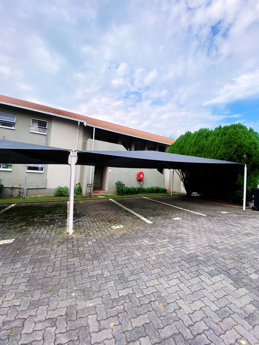 2 Bedroom Property for Sale in Vorna Valley Gauteng