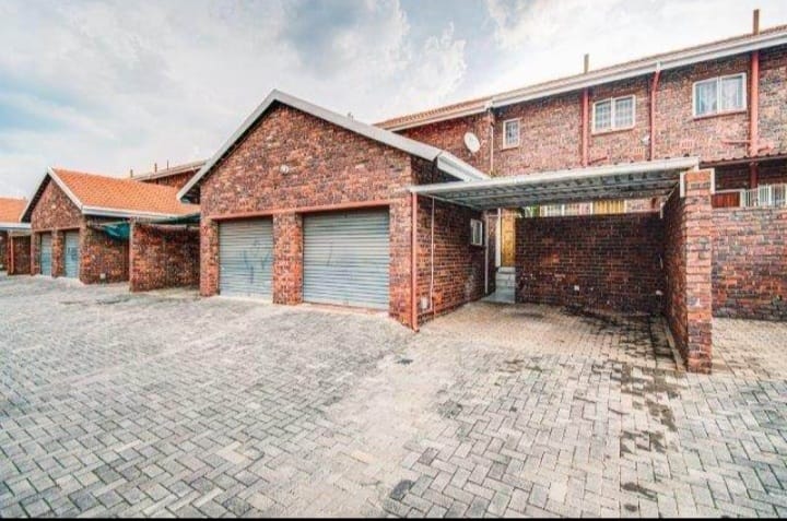 2 Bedroom Property for Sale in Birchleigh Gauteng