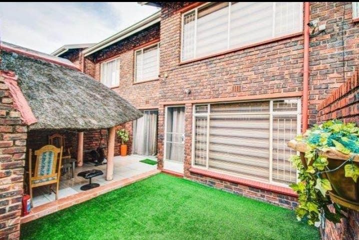 2 Bedroom Property for Sale in Birchleigh Gauteng