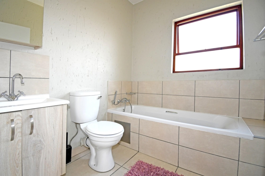 2 Bedroom Property for Sale in Douglasdale Gauteng