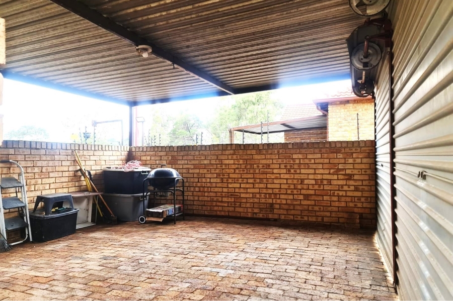 3 Bedroom Property for Sale in Honeydew Ridge Gauteng