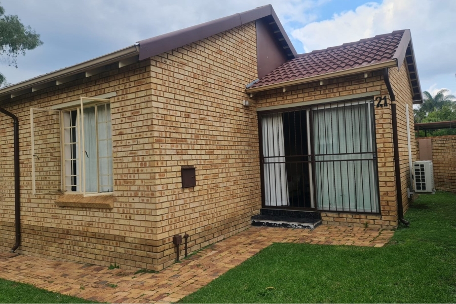 3 Bedroom Property for Sale in Honeydew Ridge Gauteng