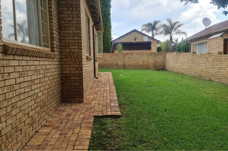 3 Bedroom Property for Sale in Honeydew Ridge Gauteng
