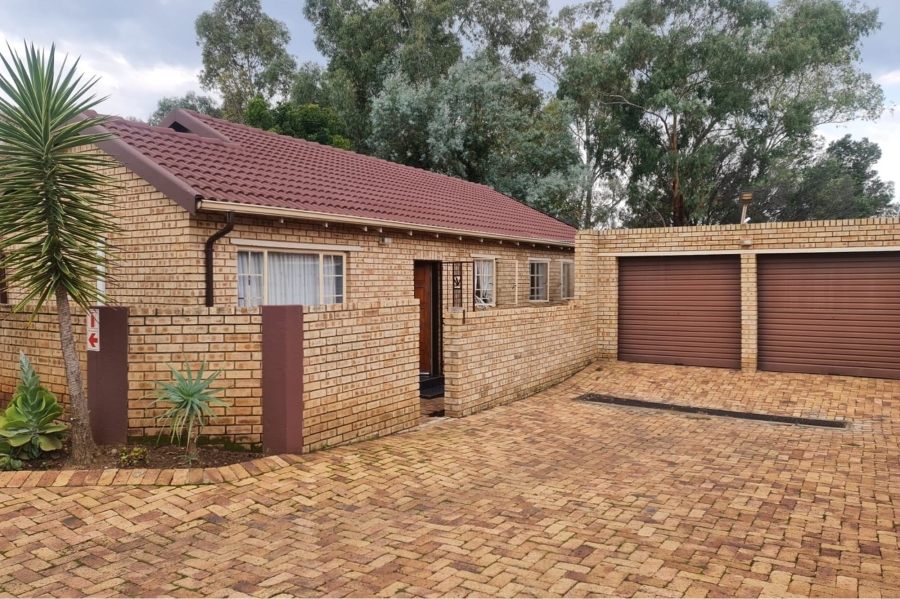 3 Bedroom Property for Sale in Honeydew Ridge Gauteng