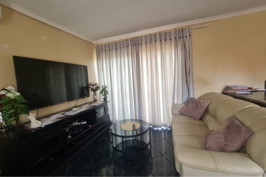 3 Bedroom Property for Sale in Honeydew Ridge Gauteng