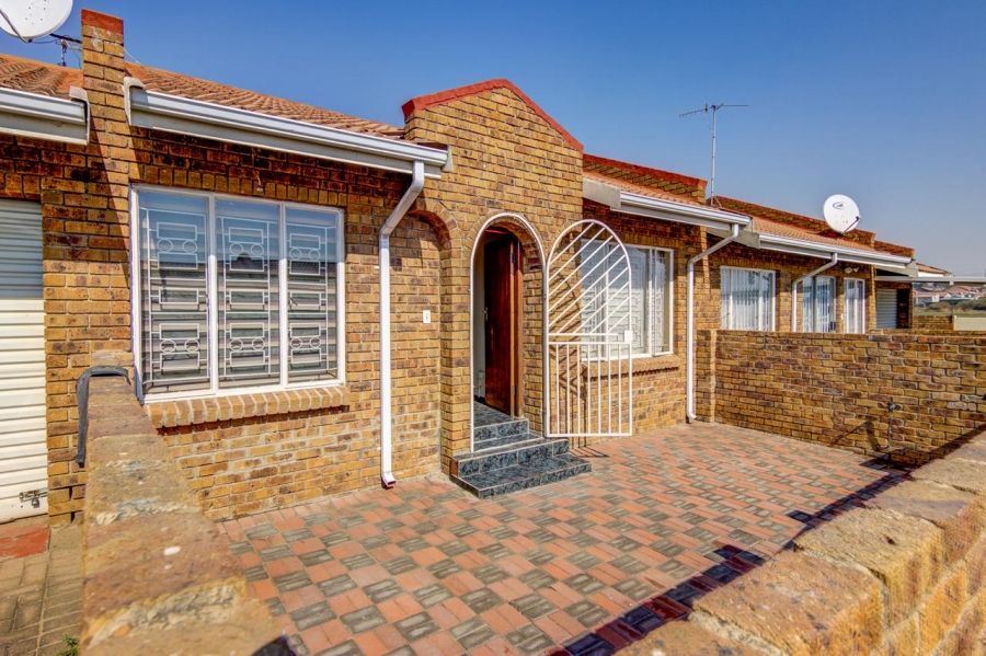 1 Bedroom Property for Sale in Norkem Park Gauteng