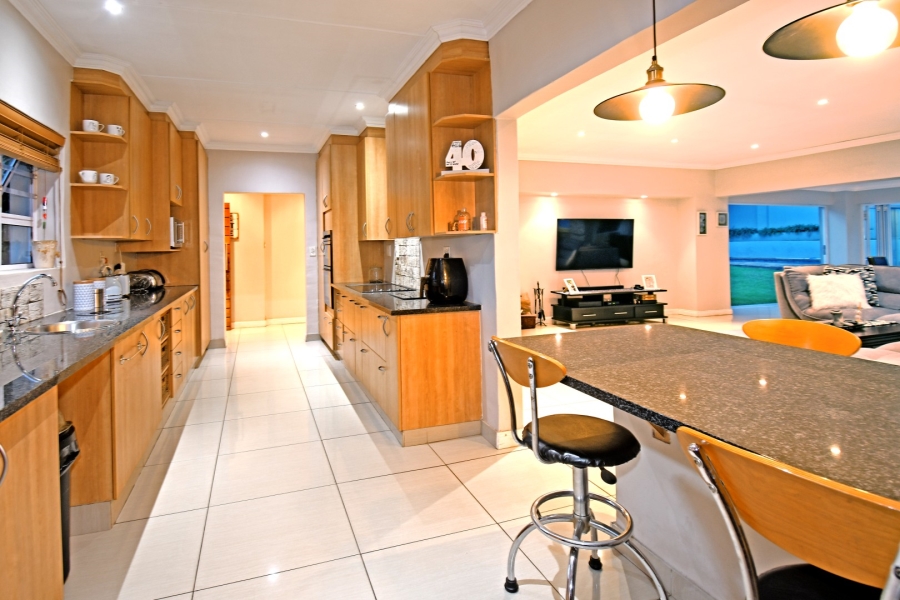 5 Bedroom Property for Sale in Parkmore Gauteng