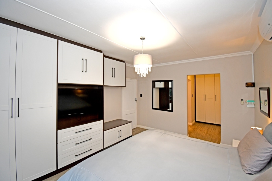 5 Bedroom Property for Sale in Parkmore Gauteng